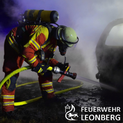PKW-Brand auf der Autobahn