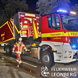 &Uuml;berlandhilfe mit dem Abrollbeh&auml;lter Atemschutz